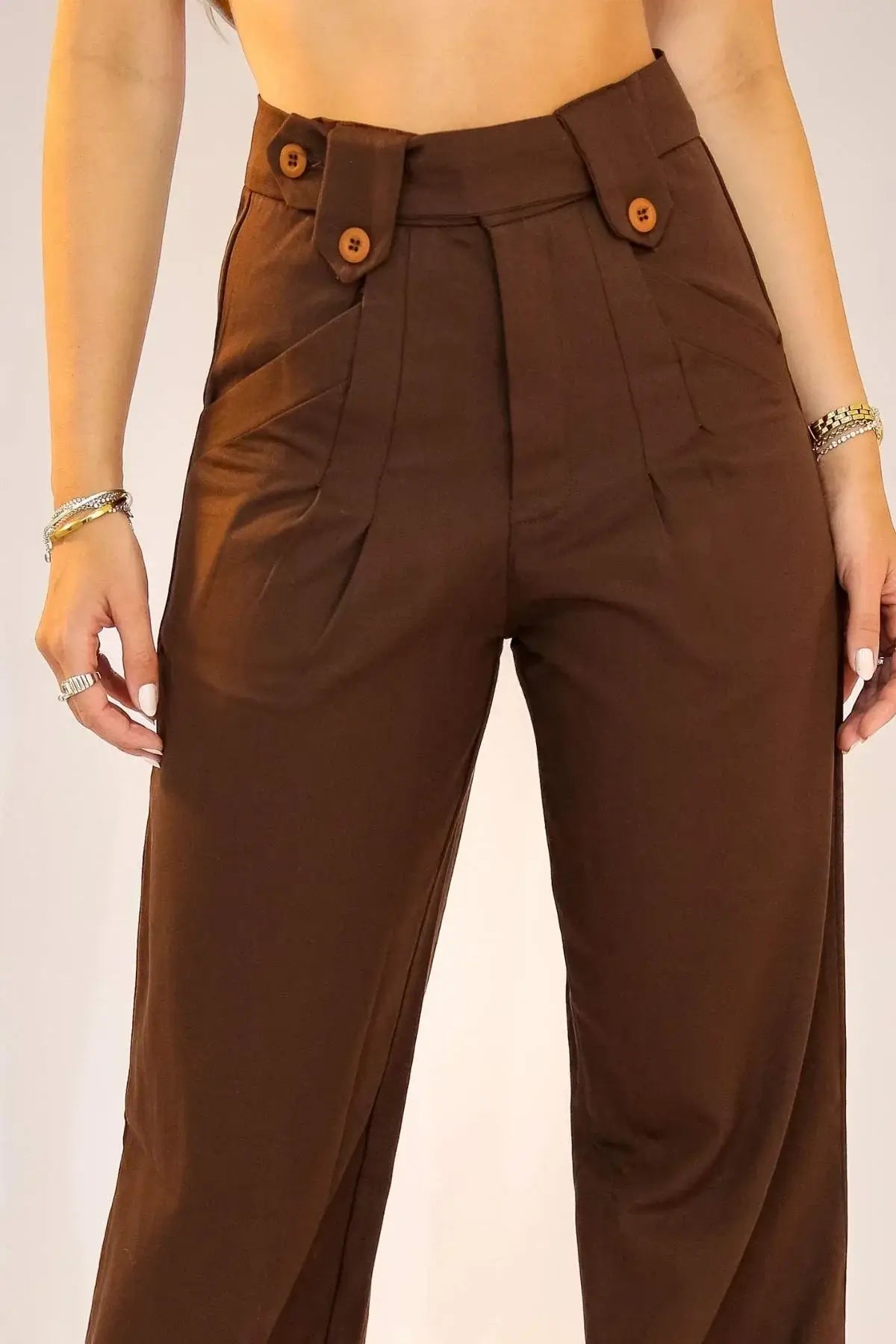 Tons Terrosos e Marrom: Como combinar a tendência mais chique da temporada