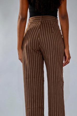 Calça Alfaiataria Algodão Risca de Giz Marrom