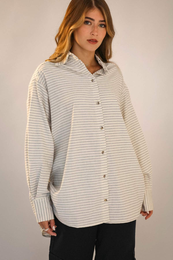 Camisa Oversized Listrada Branca e Azul
