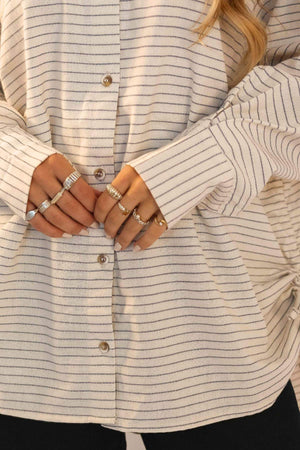 Camisa Oversized Listrada Branca e Azul