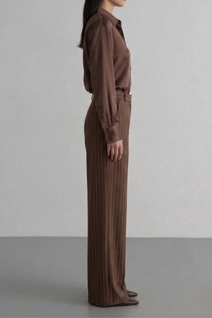 Calça Alfaiataria Algodão Risca de Giz Marrom