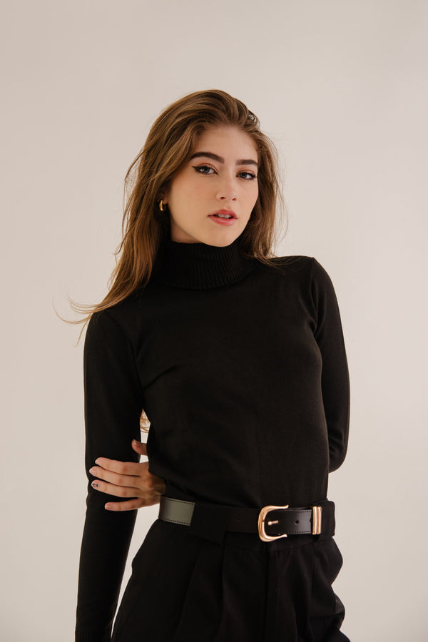 Blusa Gola Alta Preta