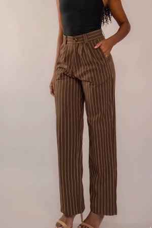 Calça Alfaiataria Algodão Risca de Giz Marrom